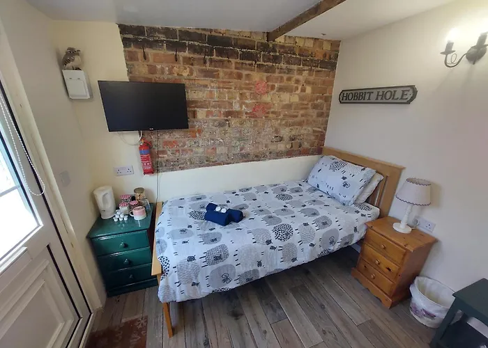 Salisbury Guest House - Free Parking